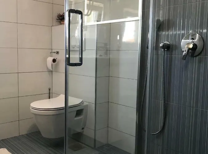 בית הארחה Lucia Premium 3*