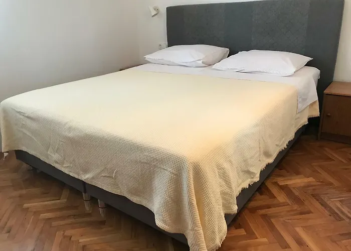 בית הארחה Lucia Premium 3*