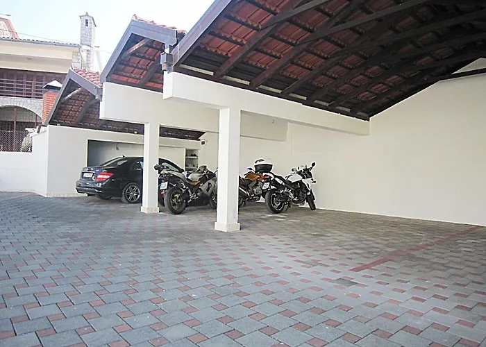 Lucia Premium 3* פרימוסטן